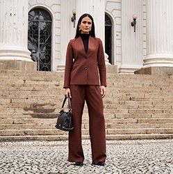 250x250 blazer marrom sem lapela com botao tayana look corpo todo