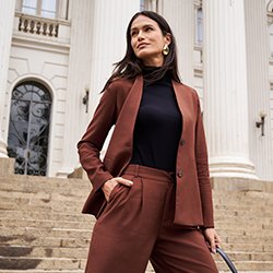 250x250 blusa gola alta malha preta brienne