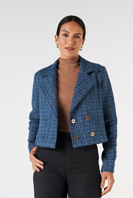 casaco curto tweed azul raiana meio corpo botoes transpassado aberto blusa brisa correto