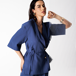 250x250 blusa blazer azul emma calca carrot theodora 3